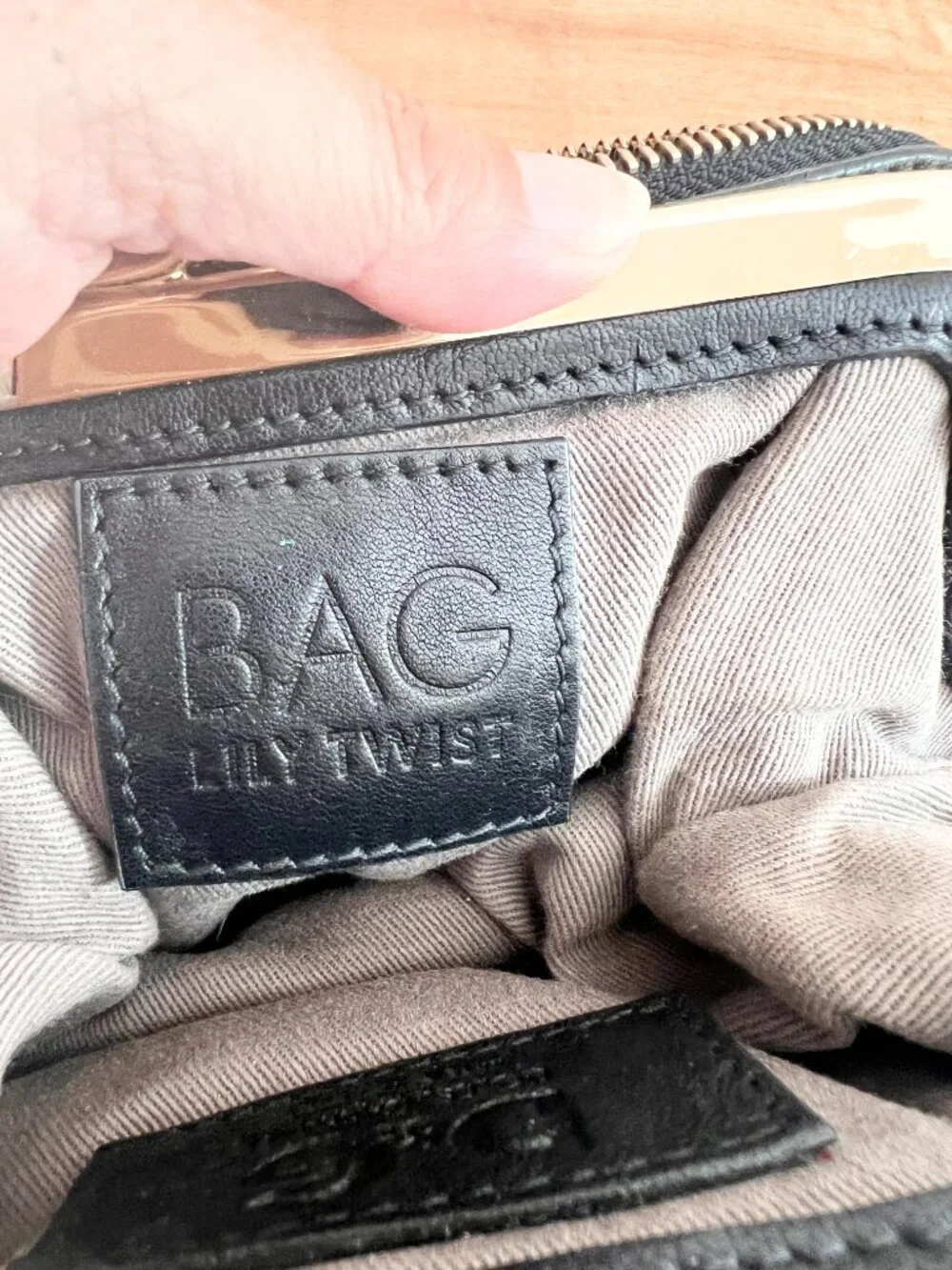 Vintage D&G Dolce Gabbana Black Leather Small Lily Twist Kiss Lock Clutch